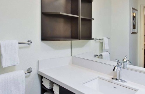 Lansing Hôtel | Sonesta Simply Suites Lansing