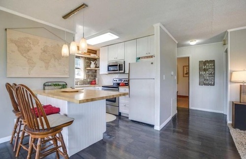 Sparta Maison | Songbird Manor (Panoramic Lake Views)