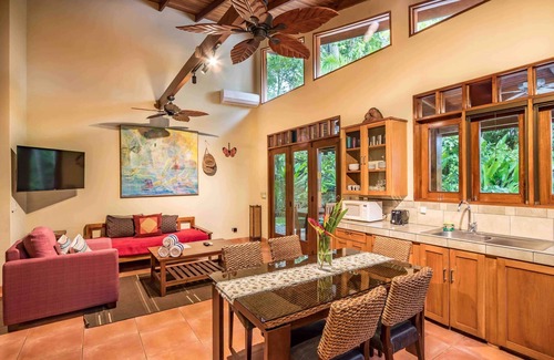 Jaco Villa | Sonidos Del Mar - Tropical Garden Villa