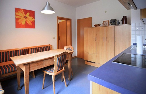 Bad Wildungen Appartement | Sonnige Ferienwohnung à Huddingen dans Waldnähe