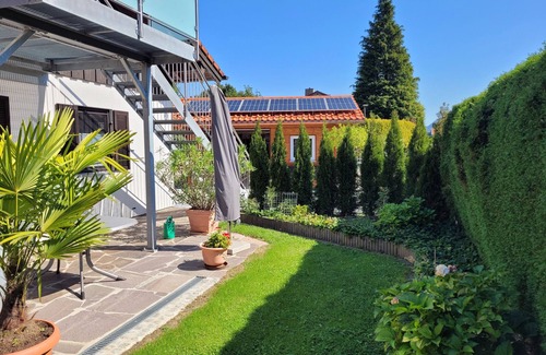 Grassau Maison | Sonnige Ferienwohnung Grassau mit Südterrasse und Garten, Zentral Gelegen