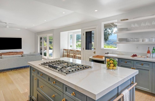 Fetters Hot Springs-Agua Caliente Maison | Sonoma Hilltop Estate with 3 Bedrooms and Pool - Includes Wine Tasting Passport