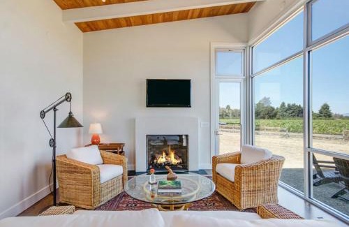 Vineburg Maison | Sonoma-Napa Wine Country Retreat Surrounded By Vineyards, Views, & Privacy