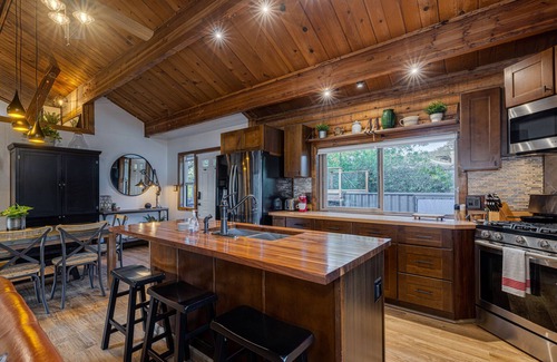 Fetters Hot Springs-Agua Caliente Cabine | Sonoma Wine Country Luxury Log Cabin