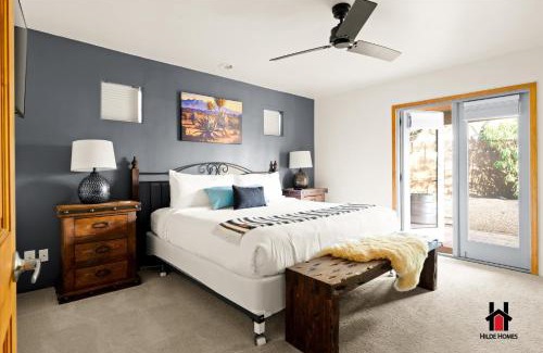 Cave Creek Maison | Sonoran Desert Getaway with Cowboy Tub