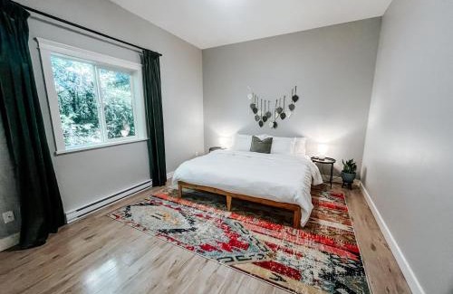 Otter Point Villa | Sooke Getaway - Relax & Recharge in Nature, Private 7min to Sooke