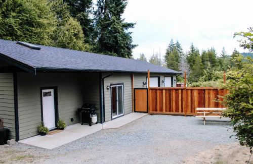 Otter Point Villa | Sooke Getaway - Relax & Recharge in Nature, Private 7min to Sooke