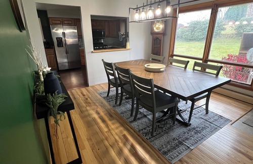 Homeacre-Lyndora Maison | Soothing 2-bedroom house with WiFi in Butler