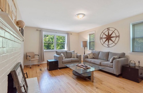 Raleigh Maison | Soothing 3-bedroom house in Raleigh