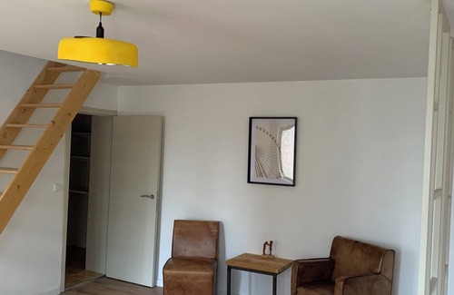 Ronse Maison | Soothing 7-bedroom house with WiFi in Ronse.