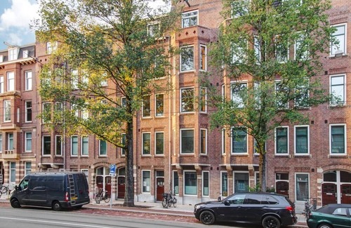 Oud-Zuid Appartement | Soothing apartment with WiFi in charming Amsterdam Oud Zuid