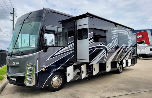 Norvelt Maison | Soothing RV with AC in charming Mount Pleasant/2021 Georgetown 5 Series 31L5