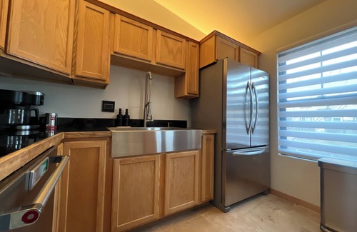 Willow Park Maison | Soothing Soak, Modern Romantic Luxury Townhome!