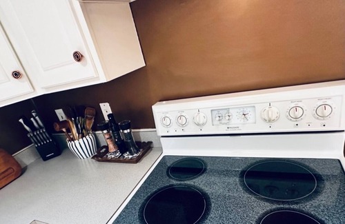 Broomall Appartement | Sophia's Flat A-No Step/ Pet Friendly at Quiet & Peaceful Suburb