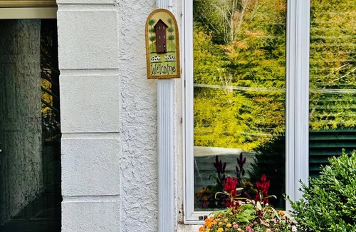 Broomall Appartement | Sophia's Flat A-No Step/ Pet Friendly at Quiet & Peaceful Suburb