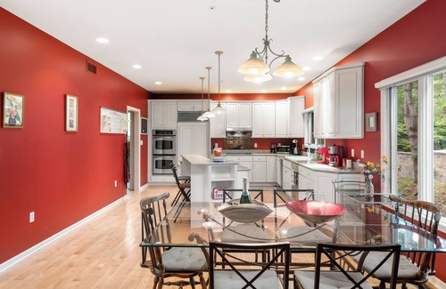 Broomall Appartement | Sophia's MANOR C at the quiet & peaceful suburb