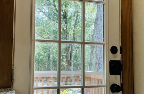 Circle D-KC Estates Cabine | Sophie’s cabin - In lost Pines! 2mi to Bastrop Lake