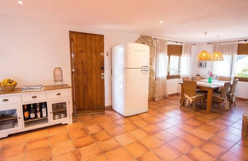 Sant Cebria de Vallalta Villa | Catalunya Casas : Élégance sophistiquée, atmosphère détendue et vues imprenables à la Villa Rocío!