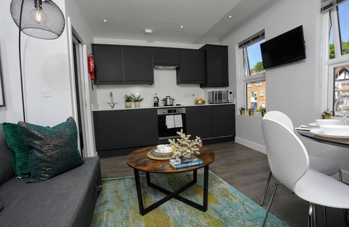 North Finchley Appartement | Sophisticated 3Bedroom/2Bathroom Pet-Friendly Duplex Flat w/ FREE WIFI
