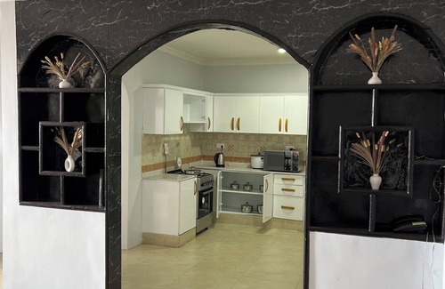 Kisutu Appartement | Sophisticated 4-Bed Central Business District Retreat with City Views