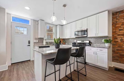 Downtown Columbus Maison | Sophisticated Boho Condo Walkable Columbus
