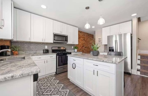 Downtown Columbus Maison | Sophisticated Boho Condo Walkable Columbus