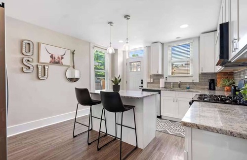 Downtown Columbus Maison | Sophisticated Boho Condo Walkable Columbus