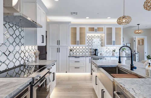 North Scottsdale Maison | GORGEOUS home w/mountain views, hot tub, WiFi + parking for oversized vehicles.