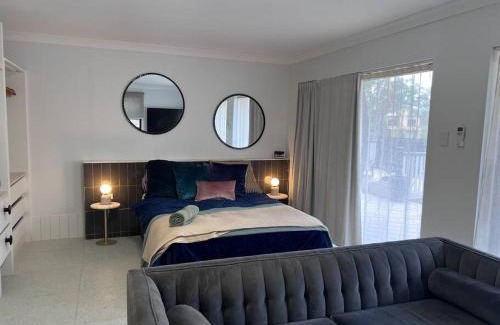 Carina Appartement | Sophisticated Spacious Self Contained Studio