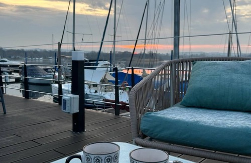 Angera Location De Bateaux | Sopra L'acqua - Houseboat