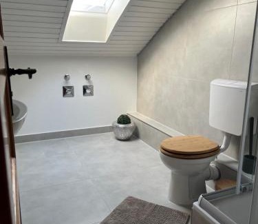 Ebersberg District Appartement | Sorglos in Poing klimatisiert - Messe München, Flughafen, Therme Erding