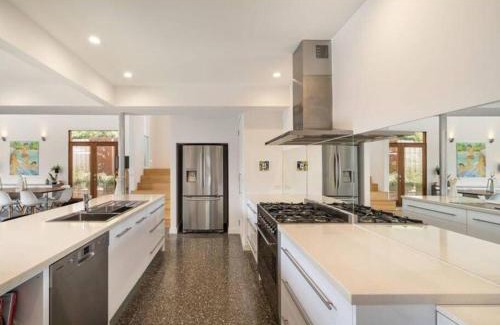 Sorrento Maison | Sorrento Sea Escape - perfect family beach house with linen.