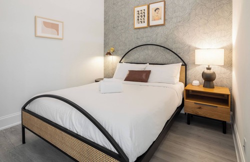 Rittenhouse Row Appartement | Sosuite | 1BR Apt w W/D, Desk Alcove