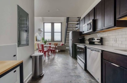 West Philadelphia Appartement | Sosuite | 2BR Loft w W/D, Gym, Lounge