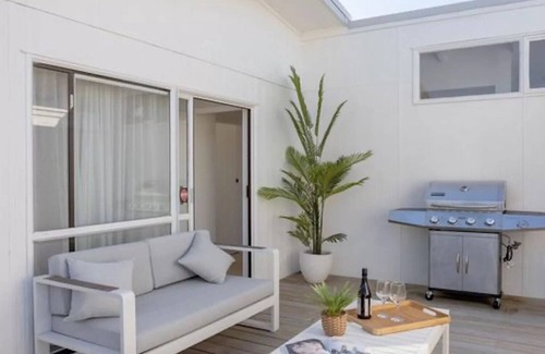 Papamoa Beach Maison | Sou Escape ~ Papamoa - Beyonder Holiday Homes