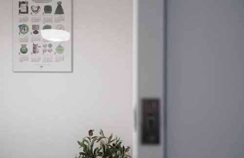 Seowon-dong Villa | Sound Stay, 1 minute walk from Sillim Station, Netflix, 2 queen-sized beds, Hongdae 20 minutes, Remodeling