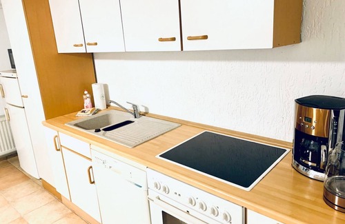 Gehlsdorf Appartement | Souterrain Apartment - Erdgeschoss - Einfaches Souterrain Monteur-apartment mit Sauna + Garten