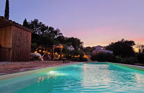 Banne Maison | Domaine au sud Ardeche avec 4 gites independant, grande piscine, poolbar,