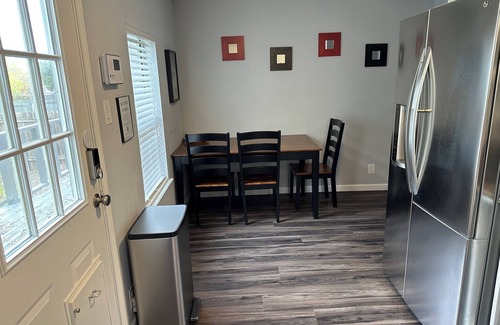 Austin Maison | South Austin Cottage with High-Speed Fiber Internet