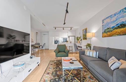 South Brisbane Appartement | South Bank Living! ~ 1bed, 1bath, 1car, Balcony