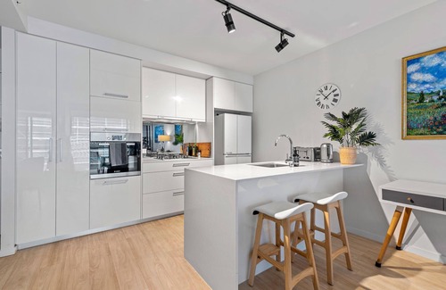 South Brisbane Appartement | South Bank Living! ~ 1bed, 1bath, 1car, Balcony