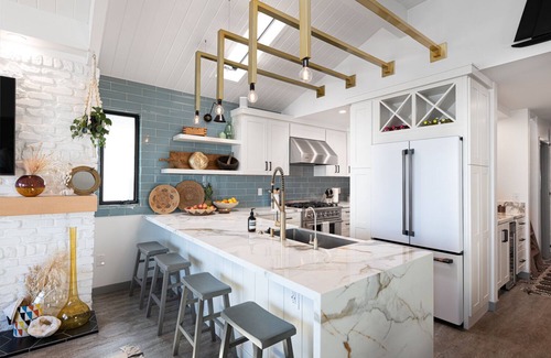 Balboa Island Maison | South Bayfront Home with Patio and Rooftop