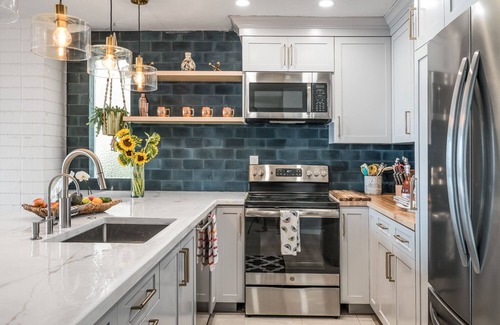Balboa Island Maison | South Bayfront Home with Patio and Rooftop