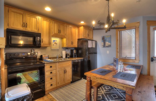 Rangeley Copropriété | South Branch Condo 21-2 - Nice ski-in ski-out condo at Saddleback