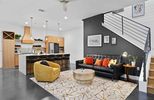 South Lamar Appartement | South Lamar Luxe Creekside Retreat with POOL