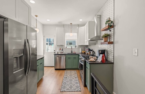 Girard Estates Maison | South Philly Game House | Close to Stadiums