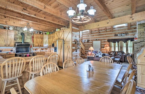 South Pittsburg Maison | South Pittsburg House with Wraparound Porch!
