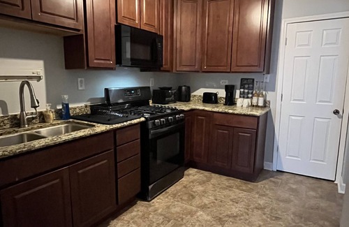 South Shore Maison | South Shore Home Near Lake for long-term stays, corporate travelers, and nurses