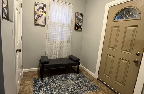 South Shore Maison | South Shore Home Near Lake for long-term stays, corporate travelers, and nurses