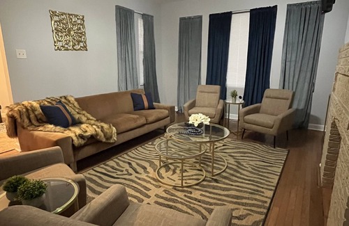South Shore Maison | South Shore Home Near Lake for long-term stays, corporate travelers, and nurses
